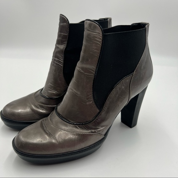 Tod's Shoes - Tod's Patent Leather Ankle Chelsea Boots Size 37
